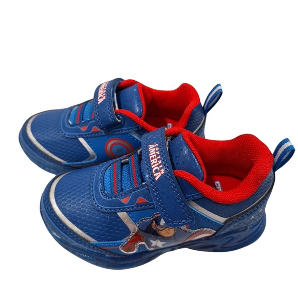 Captain America Kids Light Up Shoes Toddler Sneakers Blue Size 9 New 17‎ (cms) - Picture 3 of 14
